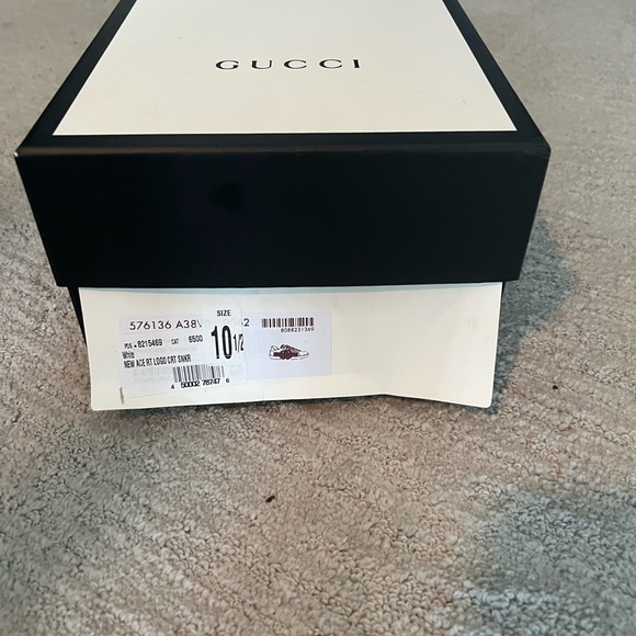 classic low-top sneaker in white leather with green and red web, crocodile back - Picture 2 of 7